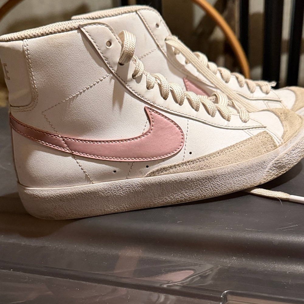 Nike Blazers - White and Pink girls/women size 5